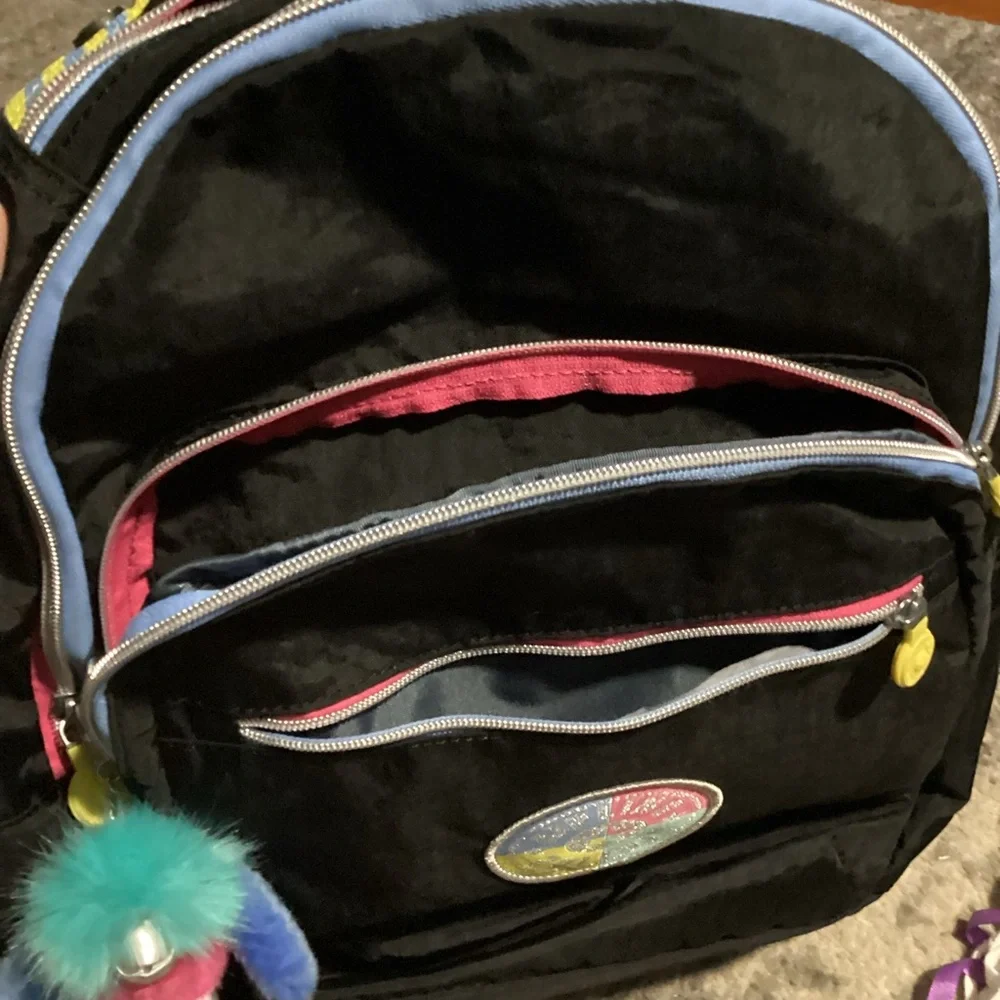 Kipling features 56%